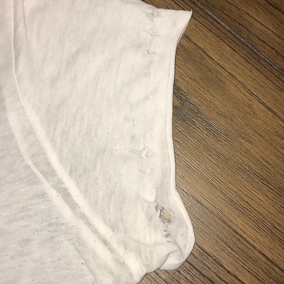 Buckle bought very lightweight t-shirt - Picture 5 of 5